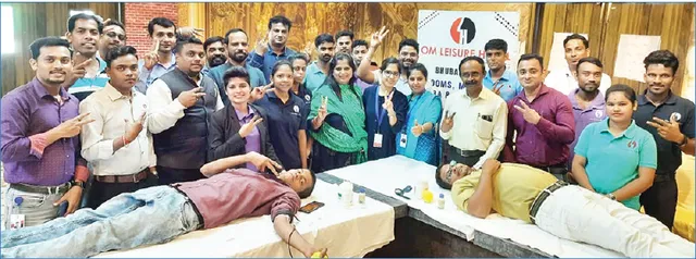 ଓମ୍ ଲିଜର୍ ହଲିଡେଜ୍ ପକ୍ଷରୁ ରକ୍ତଦାନ ଶିବିର