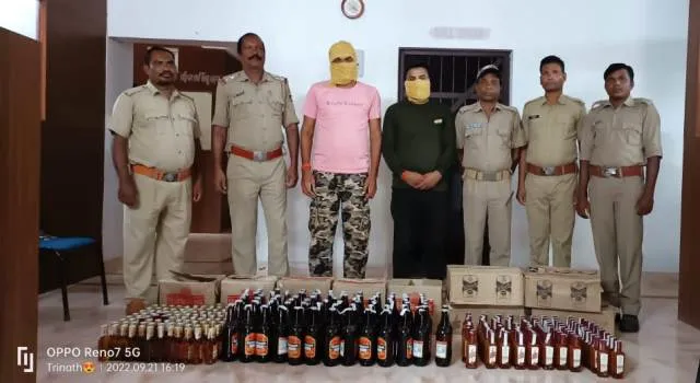 ବିଦେଶୀ ମଦ ବୋଝେଇ ବୋଲେରୋ ଜବତ, ଦୁଇ ବିହାରୀ ଯୁବକ ଗିରଫ