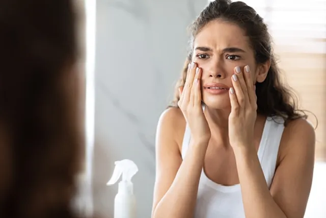 ଯଦି ଲଗାତାର ଆପଣଙ୍କ ତ୍ବଚା ସୁଖିଲା ରହିବା ସହ କୁଣ୍ଡେଇ ହଉଛି ତ ହୋଇଥାଇପାରେ ଏହି ରୋଗ