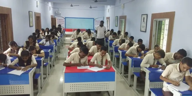 ‘ସମ୍ବାଦ-ଆମ ଓଡ଼ିଶା’ ପକ୍ଷରୁ ପ୍ରତିଯୋଗିତା: ମାଲକାନଗିରିରେ ଚିତ୍ରାଙ୍କନ, ହସ୍ତାକ୍ଷର ଏବଂ ଭାଷାଜ୍ଞାନରେ ୪୯୦ ପିଲା