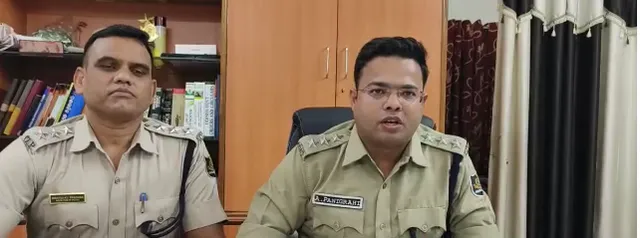 ଜୁଆ ଆଡ୍ଡାରେ ଚଢ଼ାଉ: ଲକ୍ଷାଧିକ ଟଙ୍କା ଜବତ, ୨୭ ଅଟକ