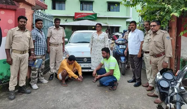 ସହର ଭିତରେ ତିଆରି ହେଉଛି ନକଲି ବିଦେଶୀ ମଦ, ୨ ଅଭିଯୁକ୍ତ ଗିରଫ