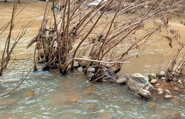 ବନ୍ଧୁ ଘରୁ ଫେରିବା ବେଳେ ନାଳପାଣିରେ ଭାସିଗଲେ ଯୁବକ, ୨ ଦିନ ପରେ ବୁଦାମୂଳରୁ ମୃତଦେହ ଉଦ୍ଧାର