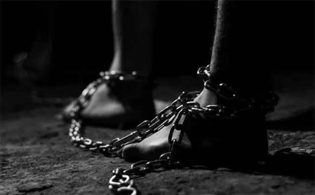 ଅନ୍ଧବିଶ୍ବାସ: ତେଲେଙ୍ଗାନା ଗାଁରେ ମାନସିକ ରୋଗୀଙ୍କୁ ଲୁହା ଚେନ୍‌ରେ ବନ୍ଧାଯାଉଛି