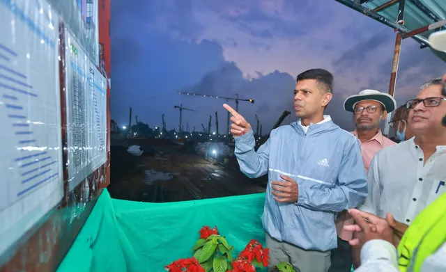 କଟକ ଗସ୍ତ କରି ଏସସିବି ବଡ଼ ମେଡିକାଲ ସମ୍ପ୍ରସାରଣ କାର୍ଯ୍ୟର ସମୀକ୍ଷା କଲେ ୫ଟି ସଚିବ ଭିକେ ପାଣ୍ଡିଆନ୍