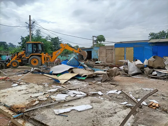 ବାସନ୍ତୀ କଲୋନୀ ଭେଣ୍ଡିଂ ଜୋନରେ ଭଙ୍ଗା ହେଲା ୬୩ ଦୋକାନ,  ନିର୍ମାଣ ହେବ ମାର୍କେଟ କମ୍ପ୍ଲେସ