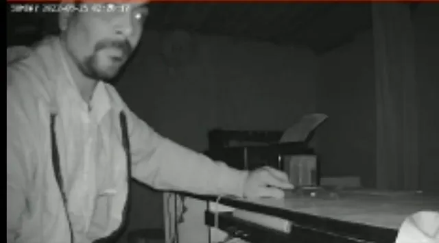 ଆଜବେଷ୍ଟସ୍‌ ଭାଙ୍ଗି ଜନସେବା କେନ୍ଦ୍ରରୁ ଚୋରି, ସିସିଟିଭିରେ କଏଦ ହେଲା ଚୋରି ସମୟର ଦୃଶ୍ୟ