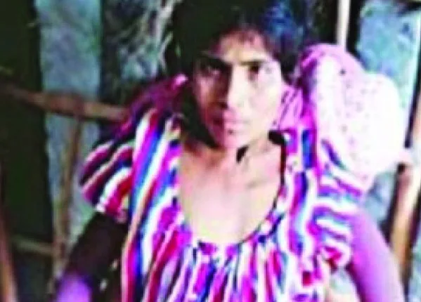 ଦେଢ଼ବର୍ଷ ଧରି ଚଉକିରେ ଲିପି, ମାଆର ସେବା କରୁଛି ୮ବର୍ଷର ଝିଅ