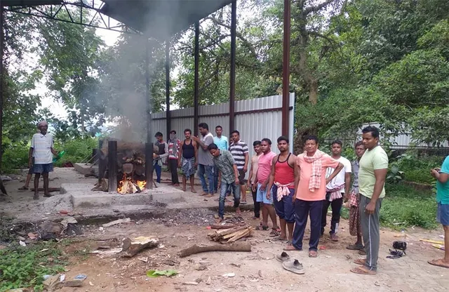 ଅସହାୟ ବୃଦ୍ଧାଙ୍କ ମୃତ୍ୟୁ, ଶବ ସତ୍କାର କଲେ ସ୍ବେଚ୍ଛାସେବୀ