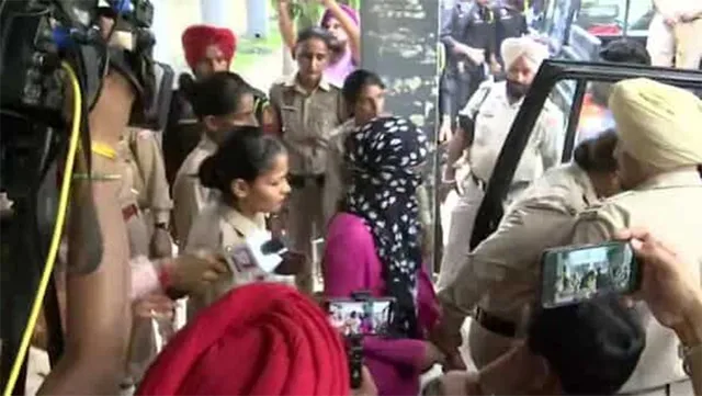 ଚଣ୍ଡିଗଡ଼ ବିଶ୍ବବିଦ୍ୟାଳୟ ଭିଡିଓ ଲିକ୍‌ ମାମଲା: ବ୍ଲାକମେଲ୍‌ର ଶିକାର ହୋଇ ଭିଡିଓ ସେୟାର କରିଥିଲେ ଛାତ୍ରୀ