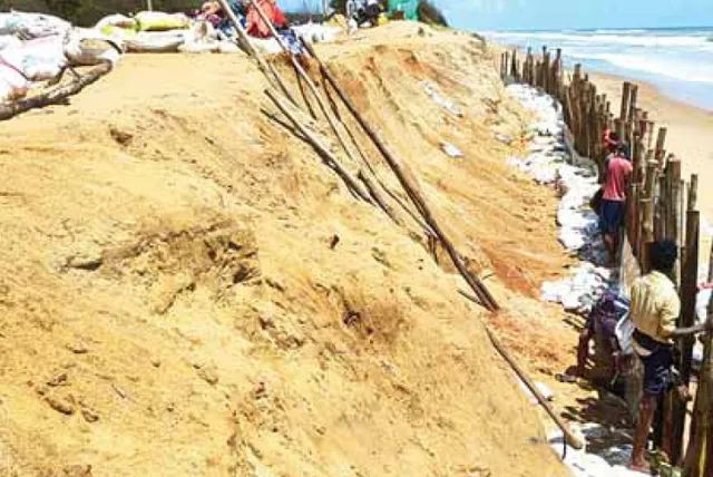 ପୁରୀ-କୋଣାର୍କ ବେଳାମାର୍ଗ: ଅଶାନ୍ତ ସମୁଦ୍ର ଗର୍ଭରେ ଆଉ ଶହେ ମିଟର