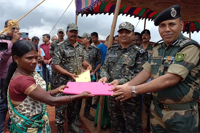 ବଣ୍ଡାଘାଟିରେ ନକ୍ସଲଙ୍କୁ ପୁଣି ଝଟ୍‌କା : ଆତ୍ମସମର୍ପଣ କଲେ ୭୦୦ ସମର୍ଥକ, ୩୦୦ ମିଲିସିଆ