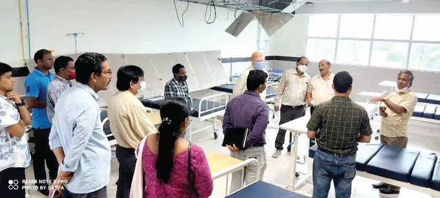 ଏମ୍‌କେସିଜି ସୁପର୍‌ସ୍ପେସାଲଟି ବ୍ଲକ୍‌ରୁ ସିଲିଂ ଖସିବା ଘଟଣା: ଆର୍‌ଡିସିଙ୍କ ଜରୁରି ବୈଠକ, କୋଠା ନିର୍ମାଣକାରୀ ସଂସ୍ଥାକୁ ନୋଟିସ୍‌ ଯିବ