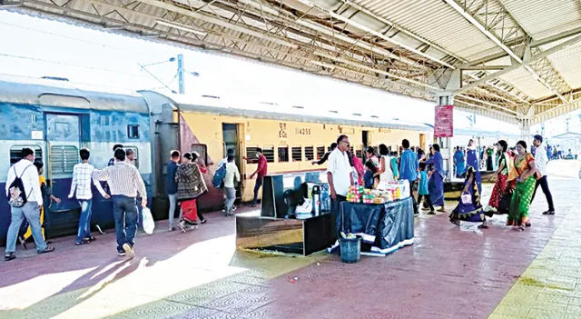 ରାଉରକେଲା ଦେଇ ଯାଉଥିବା ୬୬ ଟ୍ରେନ୍‌ ବାତିଲ: ଚାଲିଛି ତୃତୀୟ ରେଳ ଲାଇନ ଓ ଅନ୍ୟ ବିକାଶମୂଳକ କାର୍ଯ୍ୟ