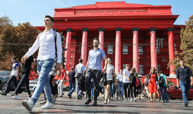 ୟୁକ୍ରେନୀୟ ବିଶ୍ବବିଦ୍ୟାଳୟଗୁଡ଼ିକର ଜିଦ୍‌: ଛାତ୍ରମାନେ ନିଜେ ନଆସିଲେ କାଗଜପତ୍ର ଦେବୁନି
