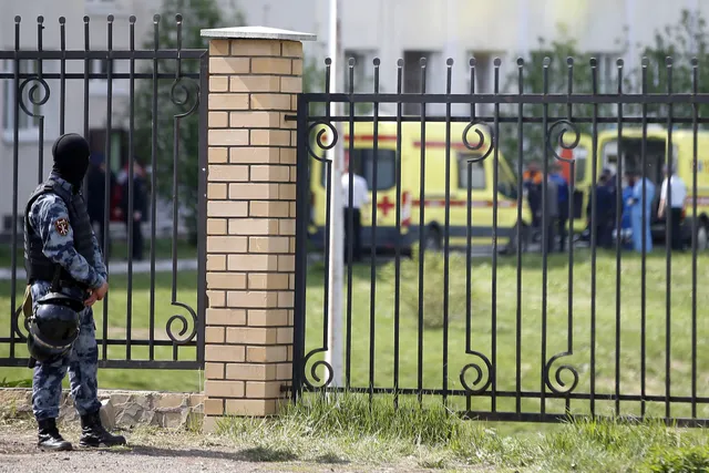 କେନ୍ଦ୍ରୀୟ ରୁଷରେ ଥିବା ବିଦ୍ୟାଳୟରେ ଅଜଣା ବନ୍ଧୁକଧାରୀର ଆକ୍ରମଣ: ୬ମୃତ, ୨୦ଆହତ