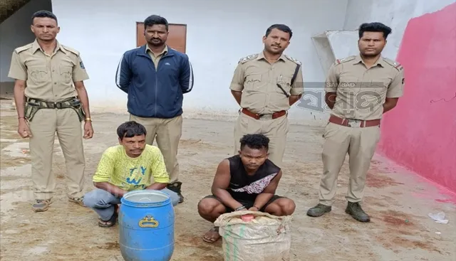 ଅବକାରୀ ଚଢ଼ଉ: ଦୁଇ ଗିରଫ ସହ ବିପୁଳ ପରିମାଣର ମଦ ନଷ୍ଟ