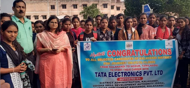 ଟାଟା ଇଲେକ୍ଟ୍ରୋନିକ୍ସରେ ନିଯୁକ୍ତ ୨୨୦ ଛାତ୍ରୀଙ୍କ  ହୋସୁର ଗସ୍ତ