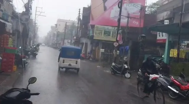 କଟକ ପୂଜା ଖୁସିରେ ବାଧକ ସାଜିଲା ବର୍ଷା, ଦିନ ତମାମ ମଣ୍ଡପରେ ଶ୍ରଦ୍ଧାଳୁଙ୍କ ଉପସ୍ଥିତି ହ୍ରାସ