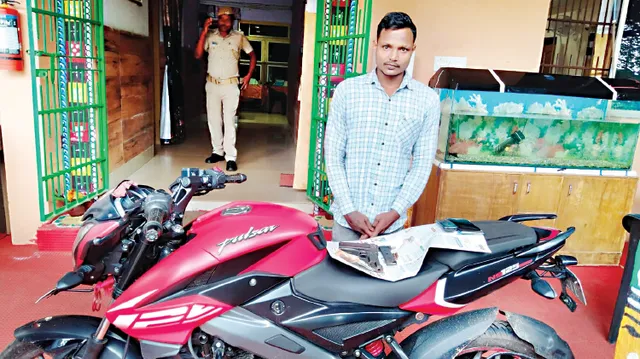 ଦାଦାବଟି ଆଦାୟ ଅଭିଯୋଗ: ଦୁର୍ଦ୍ଦାନ୍ତ ରାକା ଗିରଫ, ବନ୍ଧୁକ ଜବତ