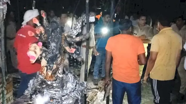 ୟୁପି ଦୁର୍ଗାପୂଜା ମଣ୍ଡପରେ ଅଗ୍ନିକାଣ୍ଡ: ୩ ଶିଶୁଙ୍କ ସମେତ ୫ ମୃତ, ୬୪ ଆହତ