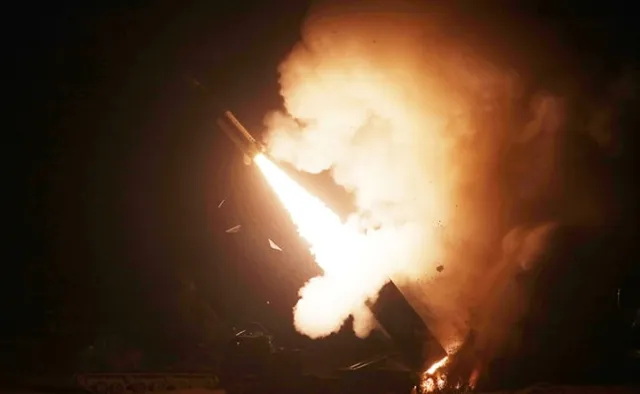 ‘ବାଲିଷ୍ଟିକ୍‌ ମିସାଇଲ୍‌’ ଭୂଇଁରେ ପଡ଼ି ଜଳି ଉଠିବାରୁ ଦକ୍ଷିଣ କୋରିଆ ସହରରେ ଆତଙ୍କ