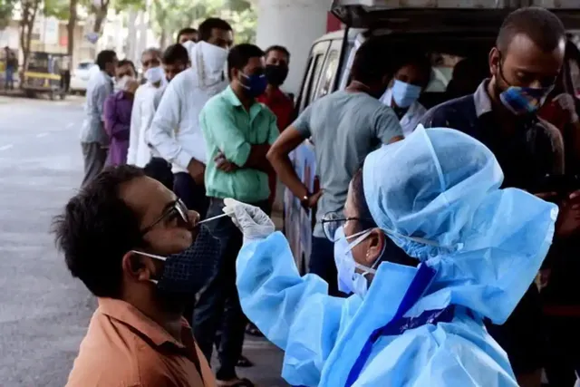 ୨୦୦୦ ଉପରେ ଦେଶର ଦୈନିକ କୋଭିଡ୍‌-୧୯ ସଂକ୍ରମଣ; ୨୫ ହଜାର ଉପରେ ସକ୍ରିୟ ଆକ୍ରାନ୍ତଙ୍କ ସଂଖ୍ୟା