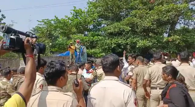 ନବୀନ ନିବାସ ଘେରାଉ ଉଦ୍ୟମ ବେଳେ ପୁଲିସ୍‌ ଓ ଛାତ୍ର କଂଗ୍ରେସ ମୁହାଁମୁହିଁ