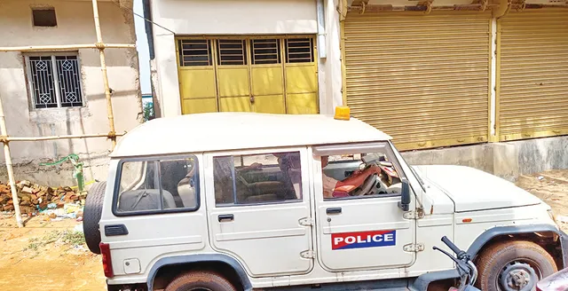 ଯୁବକଙ୍କୁ ହଣା ଓ ବୋମାମାଡ଼ ଘଟଣା: ଉଜାଣୀପଡ଼ାରେ ଥମୁନି ଉତ୍ତେଜନା