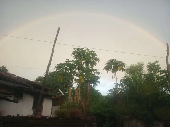 ସମ୍ବଲପୁର: ଯୁଯୁମୁରା ଆକଶରେ ଇନ୍ଦ୍ରଧନୁର ରଂଗ। (ଅତିଥି ଫଟୋଗ୍ରାଫର)