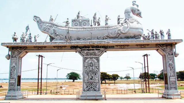 ବାଲିଯାତ୍ରାରେ ପୌର ନିଗମ ନେବ ଲାଇସେନ୍ସ, ହୋର୍ଡିଂ, ୟୁଜର୍‌ସ ଫି