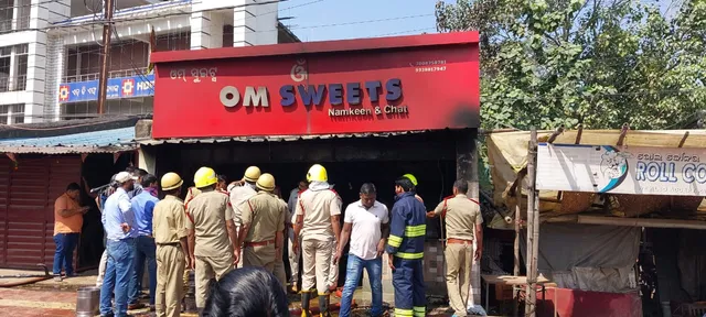 ମିଠା ଦୋକାନରେ ଅଗ୍ନିକାଣ୍ଡ: ଜଳିଗଲେ କର୍ମଚାରୀ