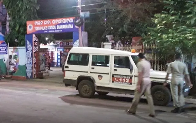 ଭବାନୀପାଟଣା ବିଇଓ ଅଫିସ୍‌ କେଳେଙ୍କାରୀ ଘଟଣା: ଆକାଉଣ୍ଟାଣ୍ଟଙ୍କ ଭିଣୋଇ ସମେତ ୩ ଗିରଫ