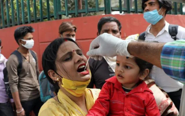 ଅଢ଼େଇ ହଜାର ଉପରେ ଦେଶର ଦୈନିକ କୋଭିଡ୍-୧୯ ସଂକ୍ରମଣ: ୩୩ ହଜାର ତଳେ ସକ୍ରିୟ ଆକ୍ରାନ୍ତଙ୍କ ସଂଖ୍ୟା