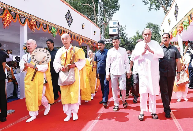 ଶାନ୍ତିସ୍ତୂପର ସୁବର୍ଣ୍ଣ ଜୟନ୍ତୀ ସମାରୋହ: ଶାନ୍ତିସ୍ତୂପରୁ ଶାନ୍ତିର ବାର୍ତ୍ତା ଦେଲେ ନବୀନ