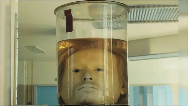 ୧୮୧ ବର୍ଷ ହେଲା ସୁରକ୍ଷିତ ଭାବେ କାଚ ଜାରରେ ରହିଛି ଏହି ସିରିୟଲ୍‌ କିଲ୍‌ରର ମୁଣ୍ଡ