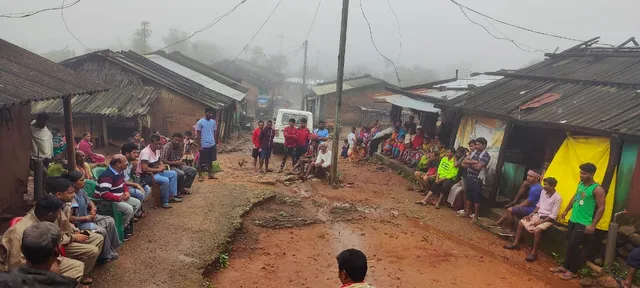 ଦାରିଙ୍ଗବାଡ଼ିରେ ଭୂସ୍ଖଳନ ଭୟ: ୧୦୦ ପରିବାରର ୪୦୦ ଲୋକଙ୍କୁ ସ୍ଥାନାନ୍ତର