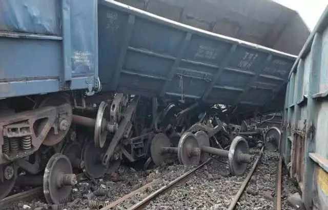 ବିହାରରେ କୋଇଲା ବୋଝେଇ ମାଲ୍‌ଗାଡ଼ିର ୫୩ଟି ୱାଗନ୍‌ ଧାରଣାଚ୍ୟୁତ; ଡଜନାଧିକ ଦୂରଗାମୀ ଟ୍ରେନ୍‌ର ଗତିପଥ ପରିବର୍ତ୍ତିତ