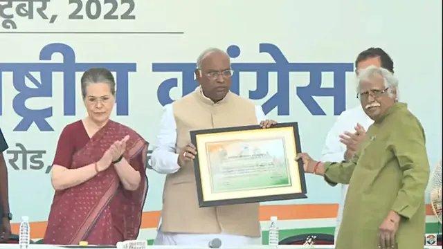 କଂଗ୍ରେସର ମୁଖ୍ୟ ଭାବେ ଦାୟିତ୍ବ ଗ୍ରହଣ କଲେ ମଲ୍ଲିକାର୍ଜୁନ ଖଡ଼ଗେ