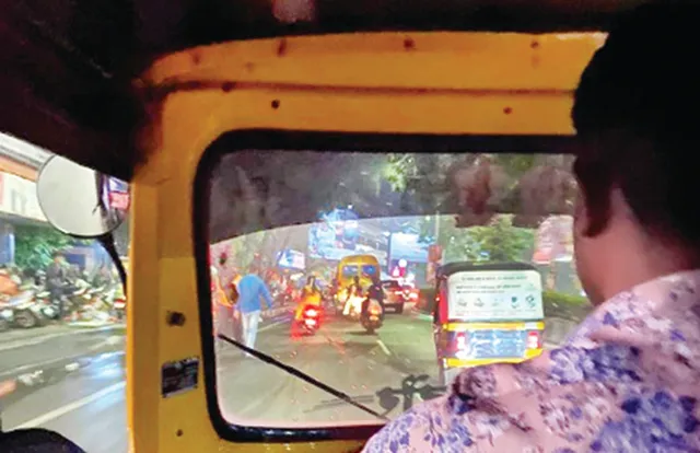 ଅଟୋ ଧରିଲେ ମର୍ସିଡିସ୍‌ ସିଇଓ