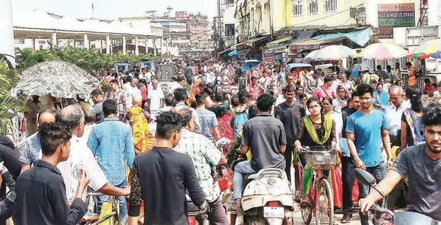 ପୁରୀରେ ଅସମ୍ଭାଳ ଭିଡ଼, କଲବଲ ହେଉଛନ୍ତି ଭକ୍ତ, ସ୍ଥାନୀୟ ବାସିନ୍ଦା