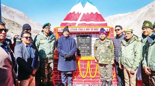 ଲଦାଖ ଗସ୍ତରେ ରାଜନାଥ: ଭିତ୍ତିଭୂମି ବିକାଶର ଅଭାବ ଯୋଗୁଁ ଆତଙ୍କବାଦ ବଢ଼ୁଛି