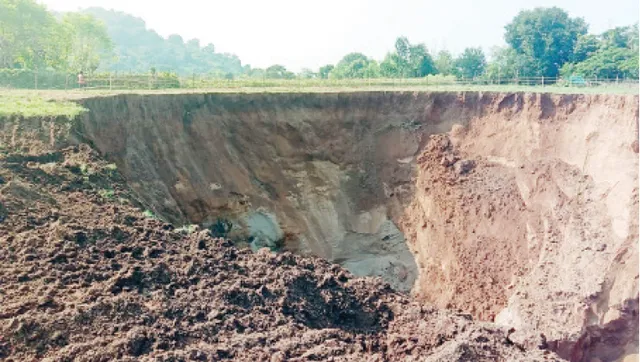 ଧସୁଛି ମାଟି ଅତଡ଼ା, ନାଗାବଳୀ ନଦୀଗର୍ଭରେ ଲୀନ ହେବ ମାରିଗୁଡ଼ା ଗାଁ