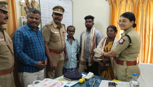 କୋଇମ୍ବାଟୁର୍‌ ରାସ୍ତାରୁ ପାଇଥିବା ୪୦ ହଜାର ଟଙ୍କା ଫେରାଇ ଦେଲେ ଶ୍ରୀଲଙ୍କୀୟ ତାମିଲ ଶରଣାର୍ଥୀ