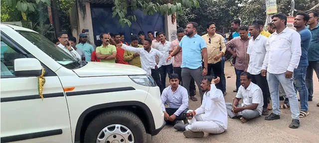 ଜିଲ୍ଲା ବିଜେପି ସଭାପତିଙ୍କୁ ତହସିଲଦାରଙ୍କ ଅପଶଦ୍ଦ; ତହସିଲ ଆଗରେ ୫ ଘଣ୍ଟା ବିକ୍ଷୋଭ