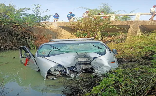 ପୋଲ ତଳକୁ ଖସିଲା କାର୍, ଚାଳକ ମୃତ   