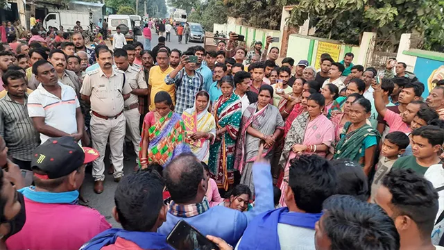 ଚେରୁପାଲି ହାଇସ୍କୁଲ ଛାତ୍ରୀଙ୍କ ଆତ୍ମହତ୍ୟା, ନ୍ୟାୟ ଦାବିରେ ଶବ ରଖି ରାସ୍ତାରୋକ