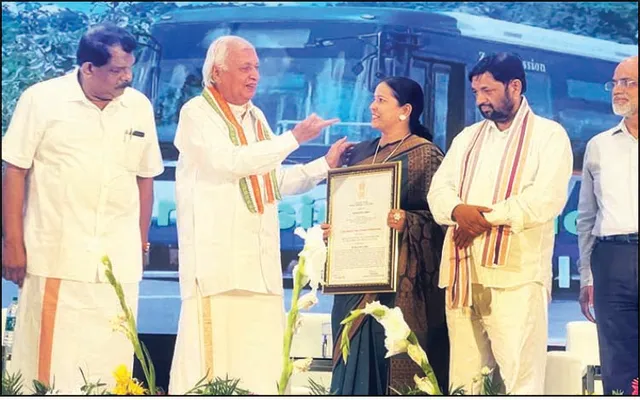 ଶ୍ରେଷ୍ଠ ସହରାଞ୍ଚଳ ପରିବହନ ସେବା ପାଇଁ କ୍ରୁଟ୍‌ ସମ୍ମାନିତ