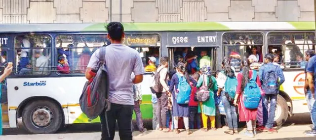 ‌‌ନିୟମ ମାନୁନି ମୋ’ ବସ୍‌: ଅସୁରକ୍ଷିତ ଯାତ୍ରା, ଅଣନିଶ୍ବାସୀ ଯାତ୍ରୀ