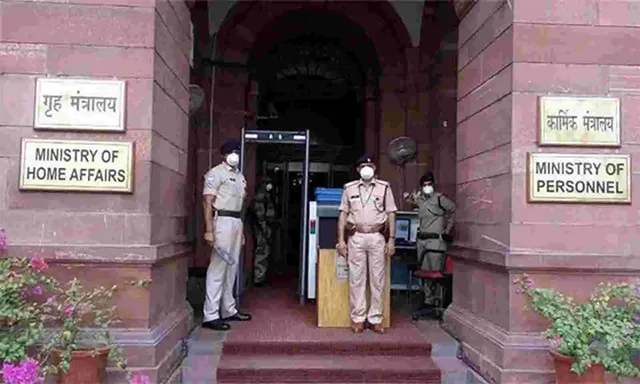 ବର୍ଷକରେ ୧୦ ଅଫିସରଙ୍କୁ ବରଖାସ୍ତ କରିଛନ୍ତି ମୋଦୀ ସରକାର